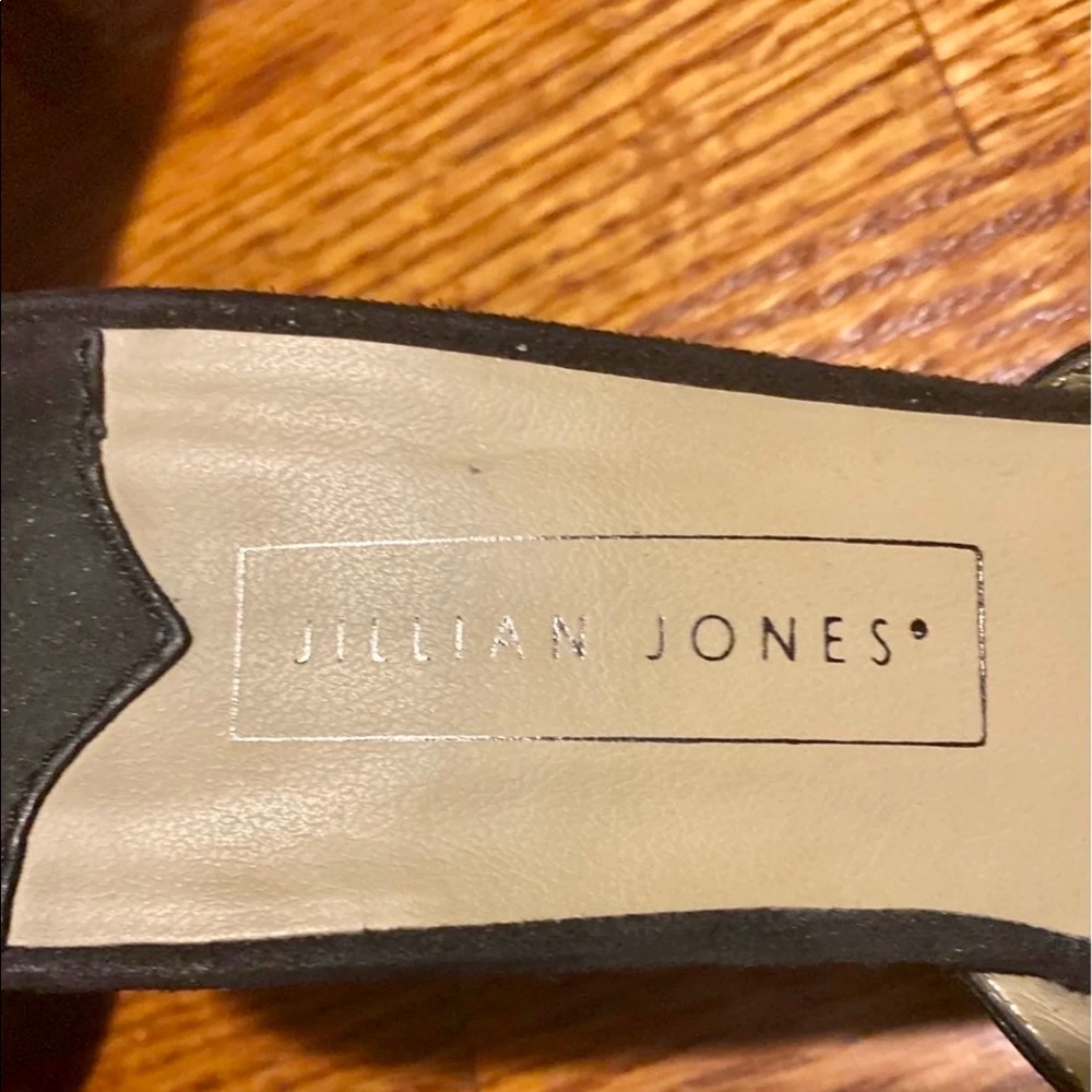 shoes - Picture 3 of 4